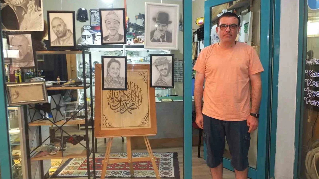 Burhaniye'de şoför Burhan Bekir Buruk'un karakalem resimleri ilgi gördü