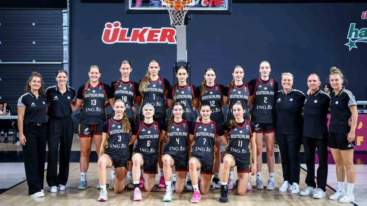 16 Yaş Altı Yıldız Kız Milli Takımı Almanya'yı 67-48 yendi