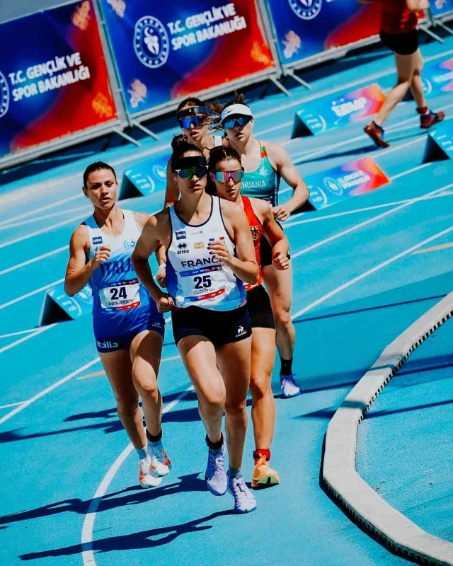 İlke Özyüksel Mihrioğlu ve Sıdal Aslan yarı finalde