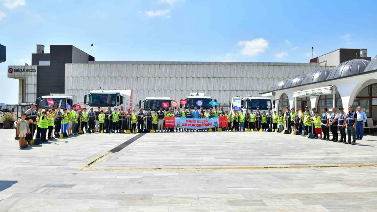 Esenyurt Belediyesi'nden çocuklarla çevre temizliği etkinliği