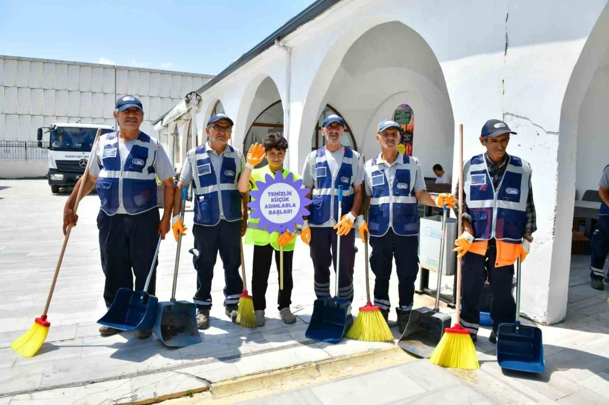 Esenyurt Belediyesi'nden çocuklarla çevre temizliği etkinliği