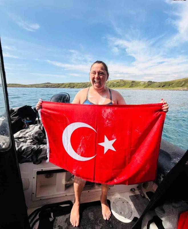 Melisa Uluarslan Kuzey Kanalı'nı geçen 3. Türk kadın oldu