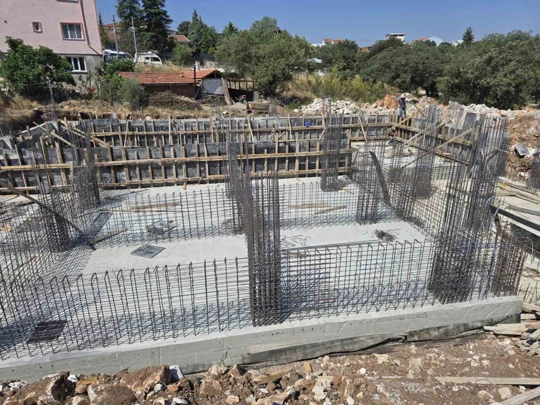 Orhaneli'de yarı olimpik yüzme havuzu temeli dualarla atıldı