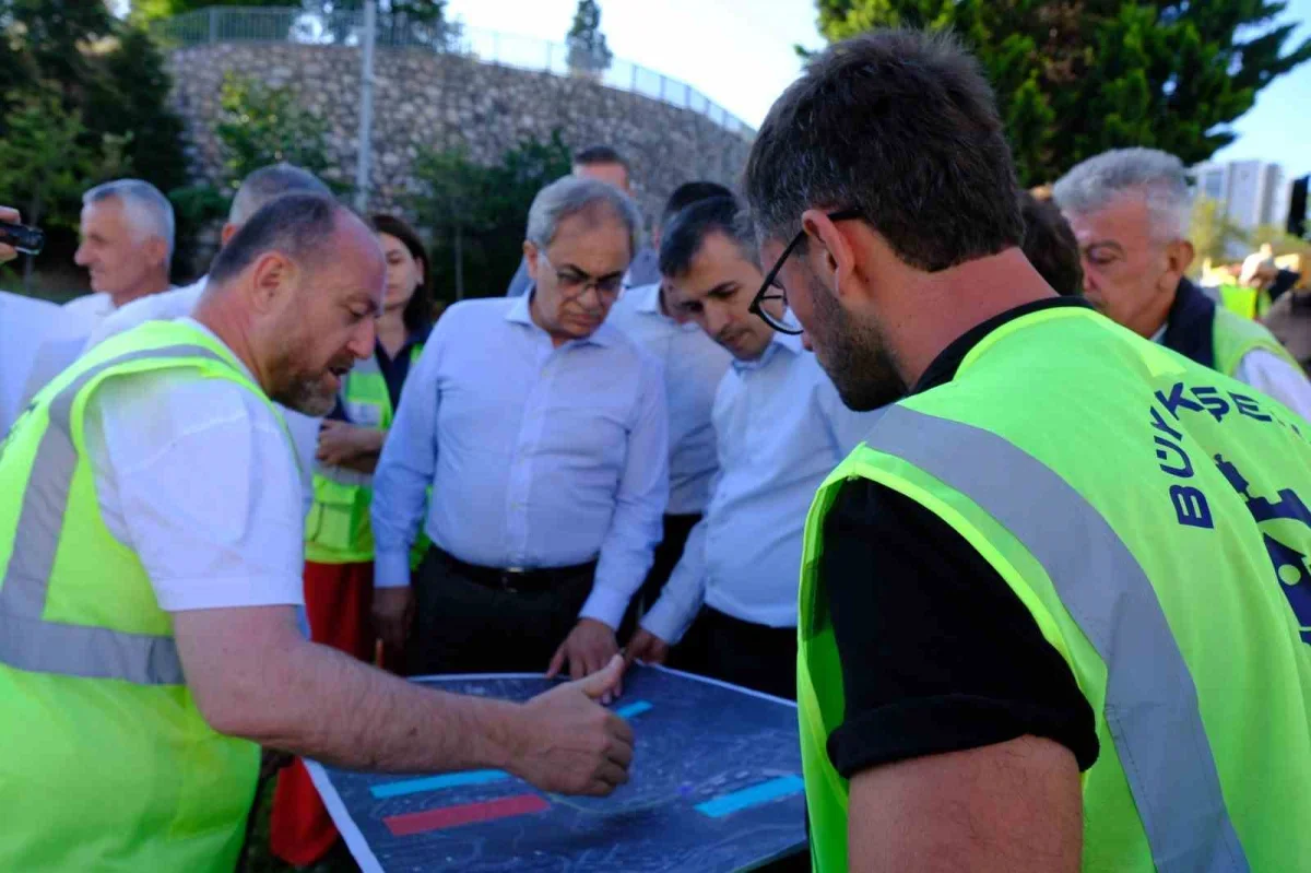 Tosyalı'nın cüruf bazlı asfaltı Kocaeli'de yollara döşendi