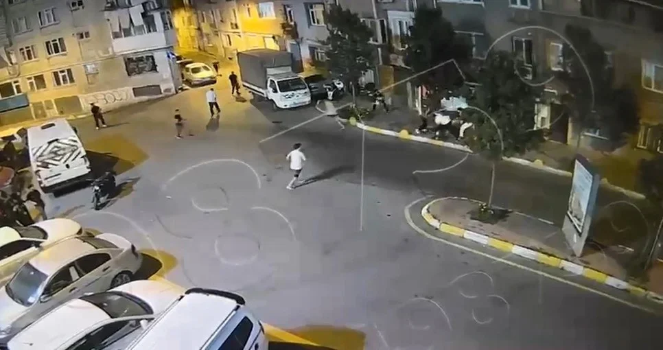 Fatih'te barışma buluşması kanlı bitti: 19 yaşındaki genç öldü