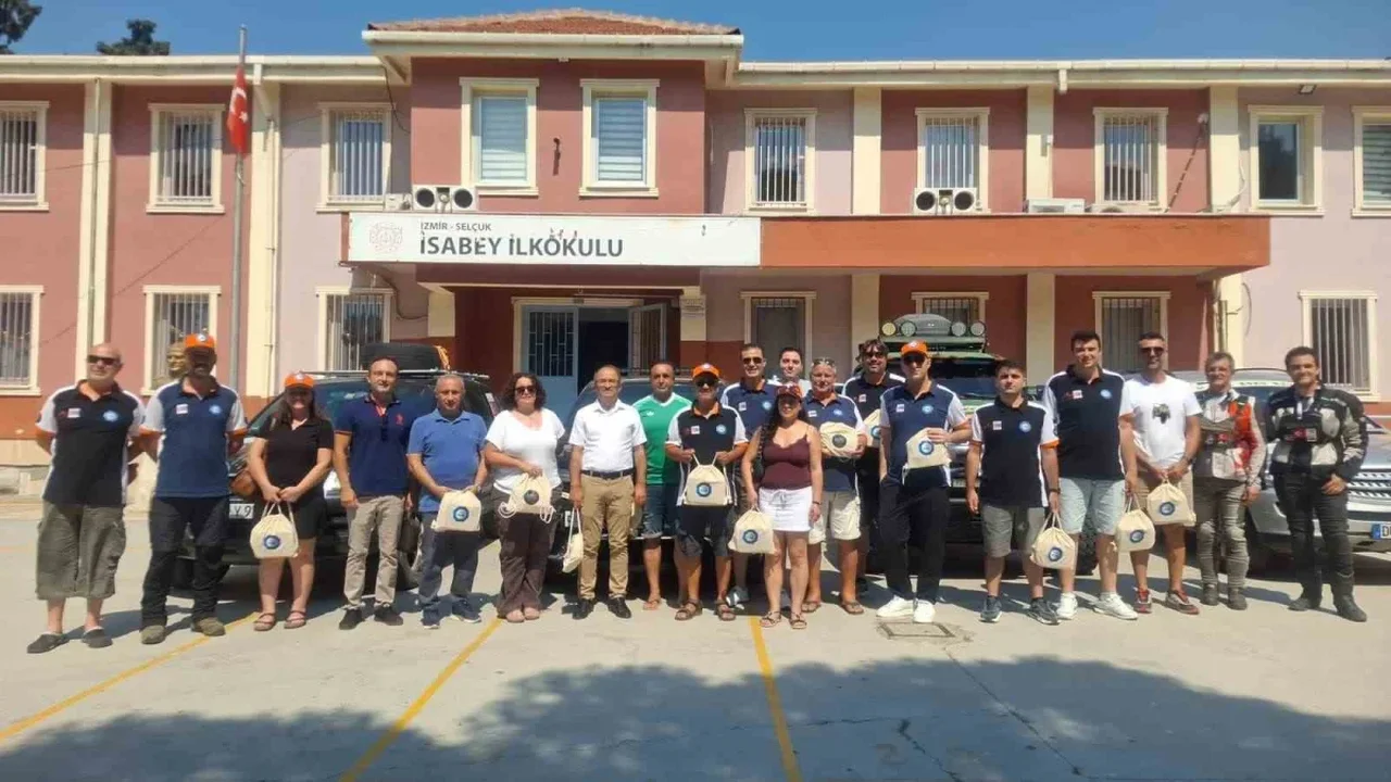 Anadolu Dostluk Rallisi ekibinden Selçuk'a anlamlı ziyaret