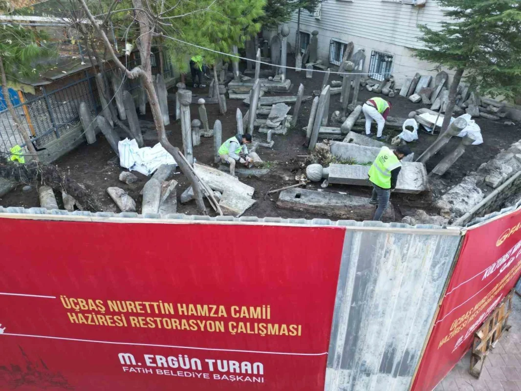 Fatih'te Osmanlı hazireleri aslına uygun şekilde restore ediliyor