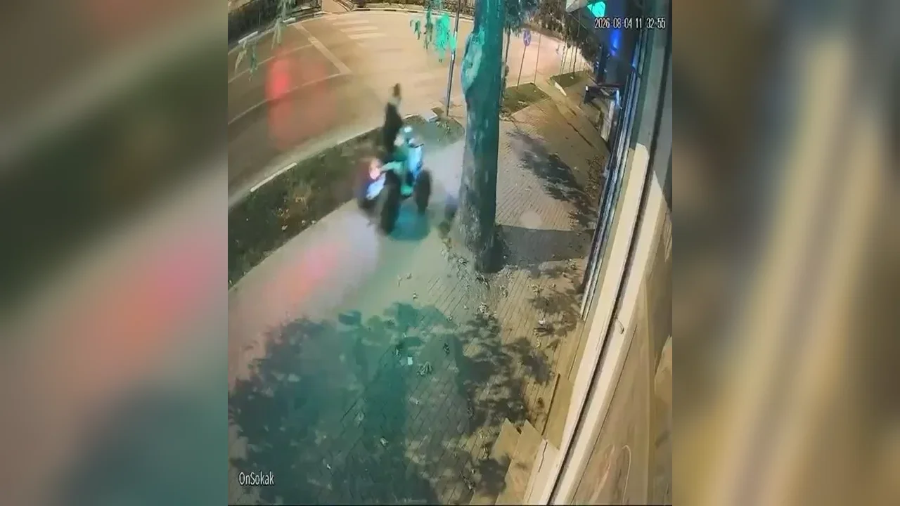 Bursa'da ATV sürücüsüne çarpan otomobil kamerada
