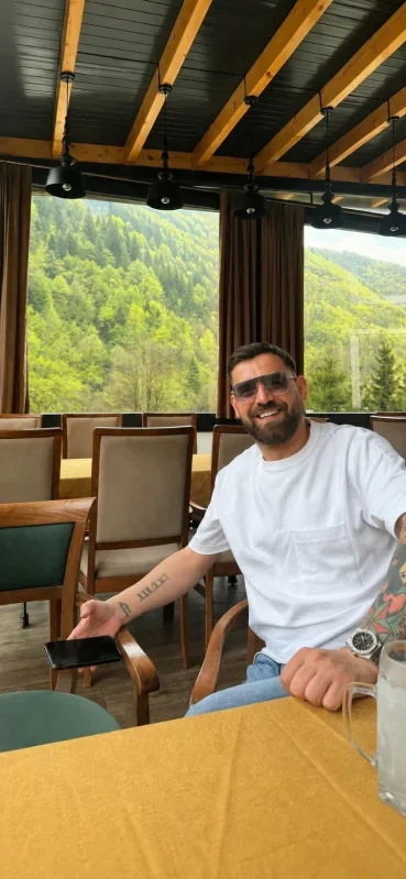 Küçükçekmece'de otomobil İETT otobüsüne çarptı: 3 ölü