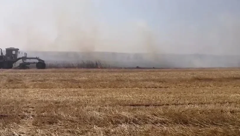 Lüleburgaz'da anız yangını yerleşim alanlarına sıçradı