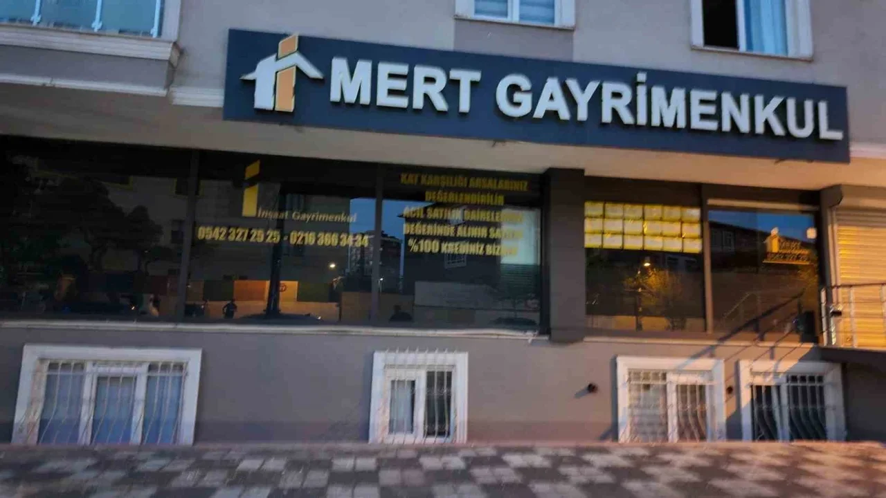 Maltepespor Başkanı Can Ildırı'nın emlak dükkanı kurşunlandı