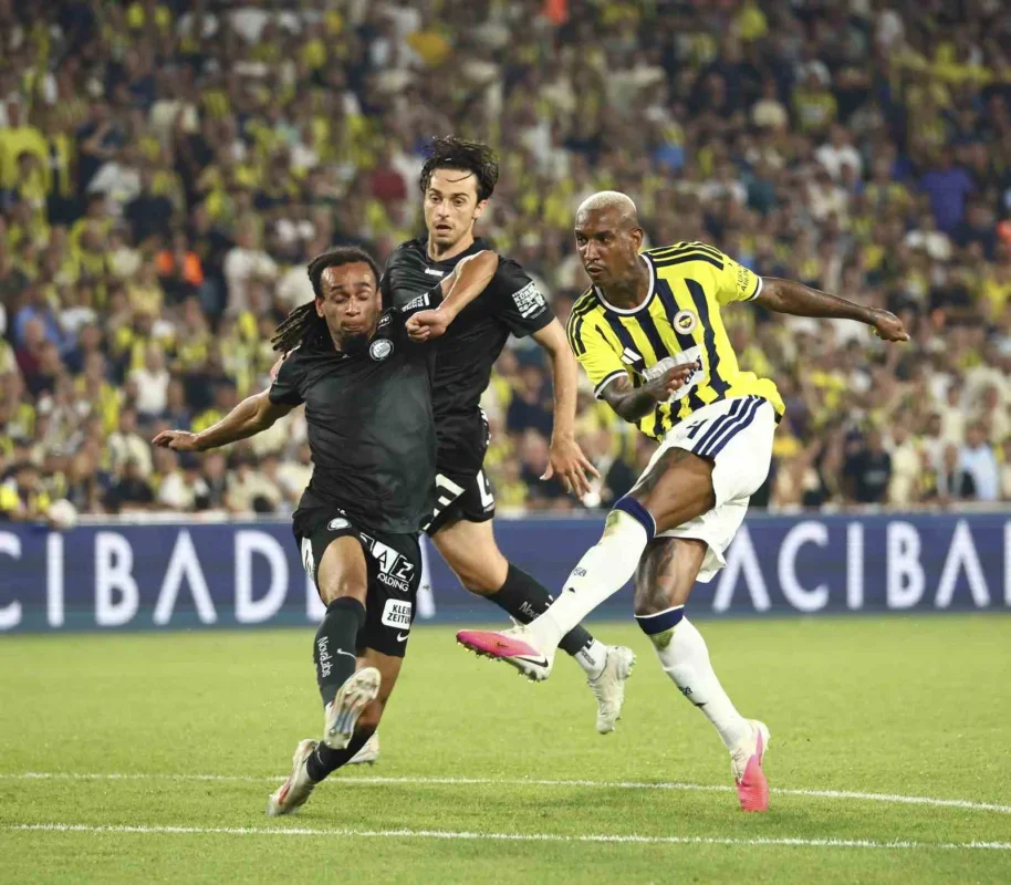 Fenerbahçe, Sturm Graz'ı 2-0 yendi: Şampiyonlar Ligi'nde avantaj
