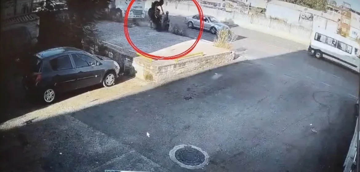 Bursa'da motosiklet duvara çarptı: Sürücü Batuhan Ömür öldü