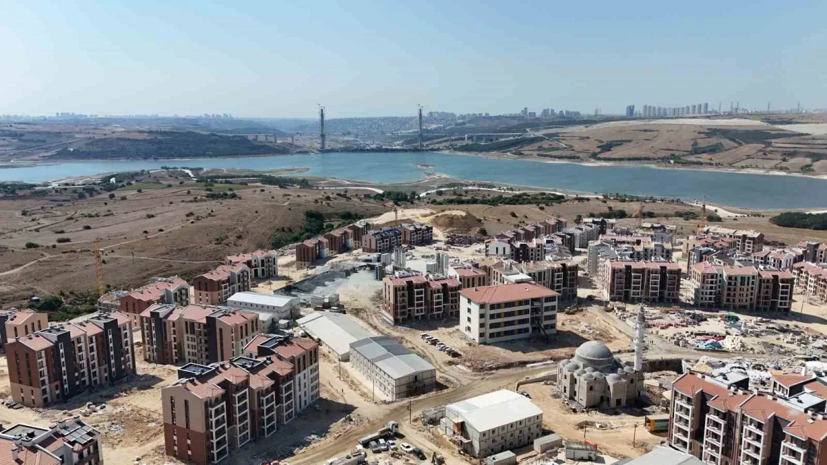 Arnavutköy'de TOKİ sosyal konutları hızla yükseliyor