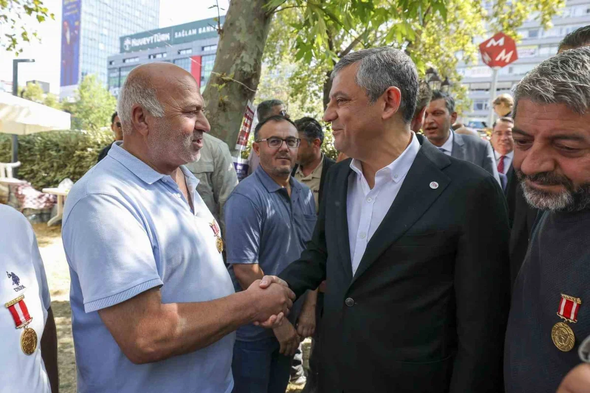 Özgür Özel'den şehit aileleri ve gaziler için Meclis çağrısı