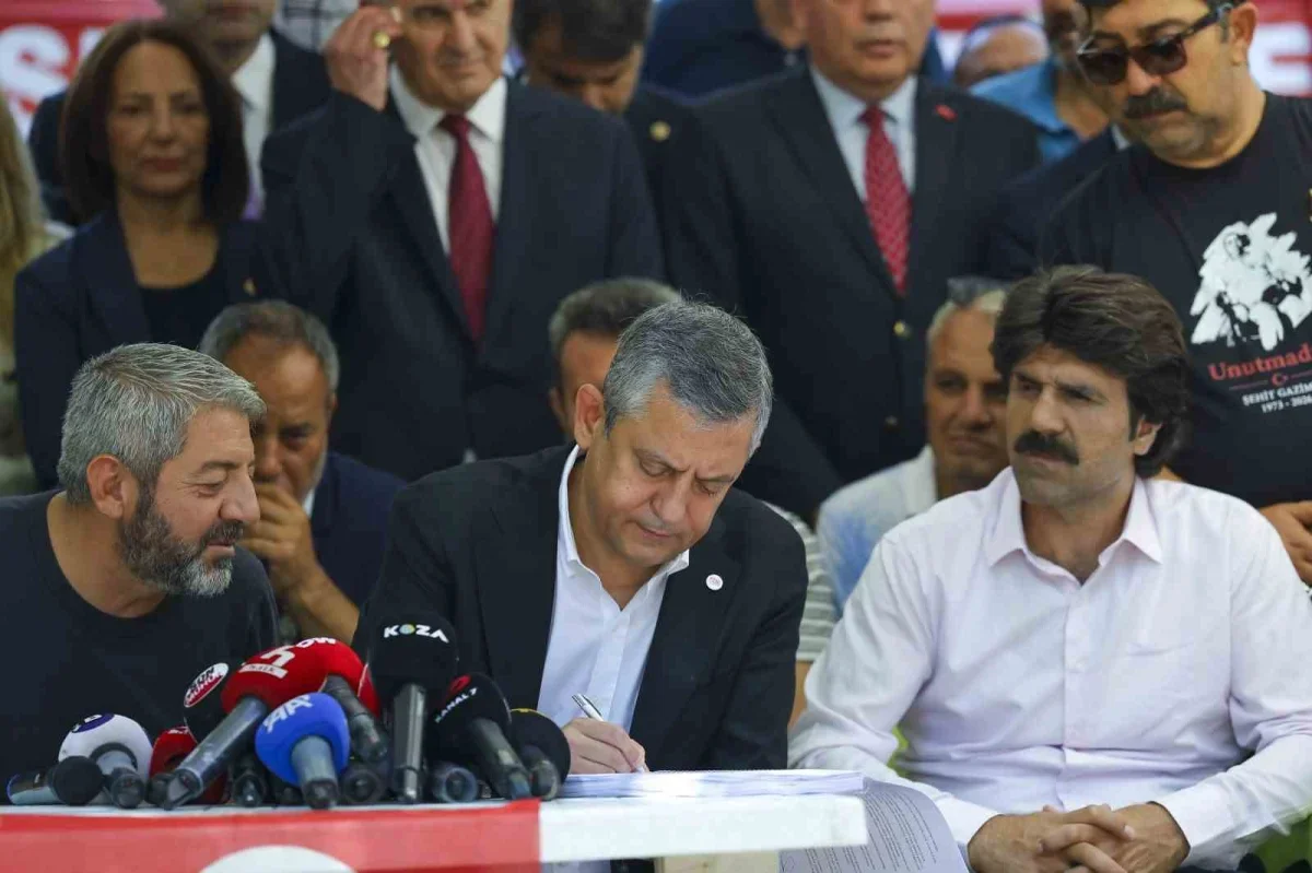 Özgür Özel'den şehit aileleri ve gaziler için Meclis çağrısı