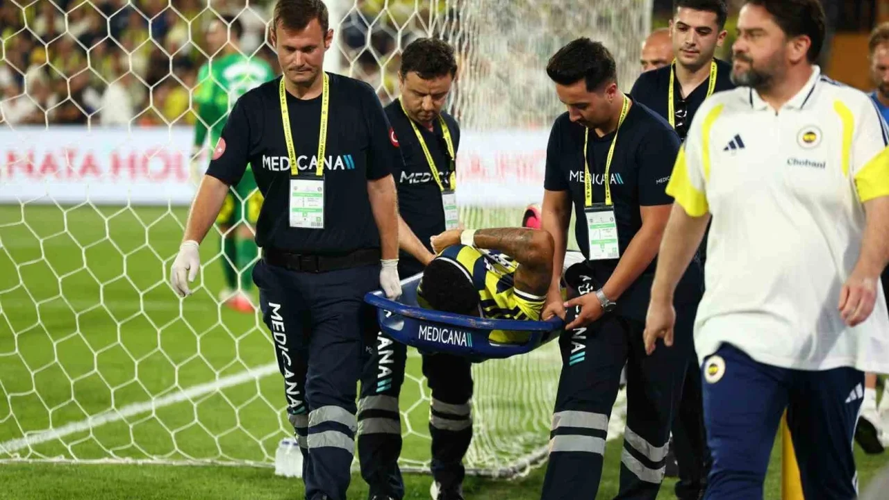 Jayden Oosterwolde'nin sakatlığına dair Fenerbahçe açıklama yaptı