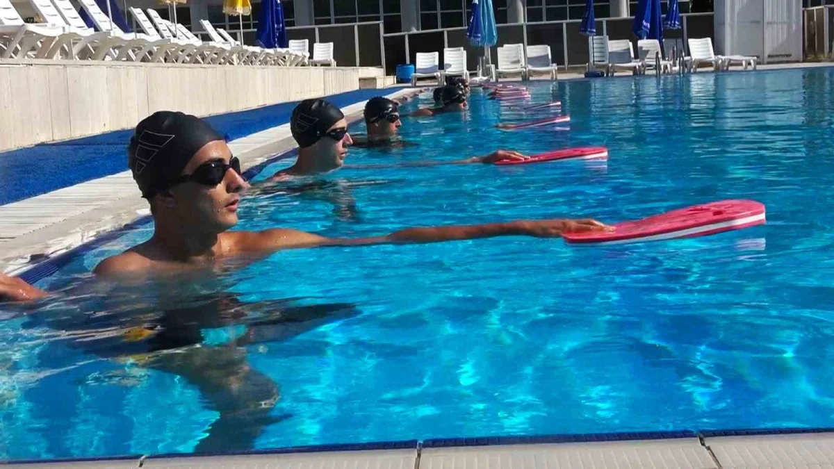 Deniz astsubay adayları Mavi Vatan için zorlu eğitim alıyor