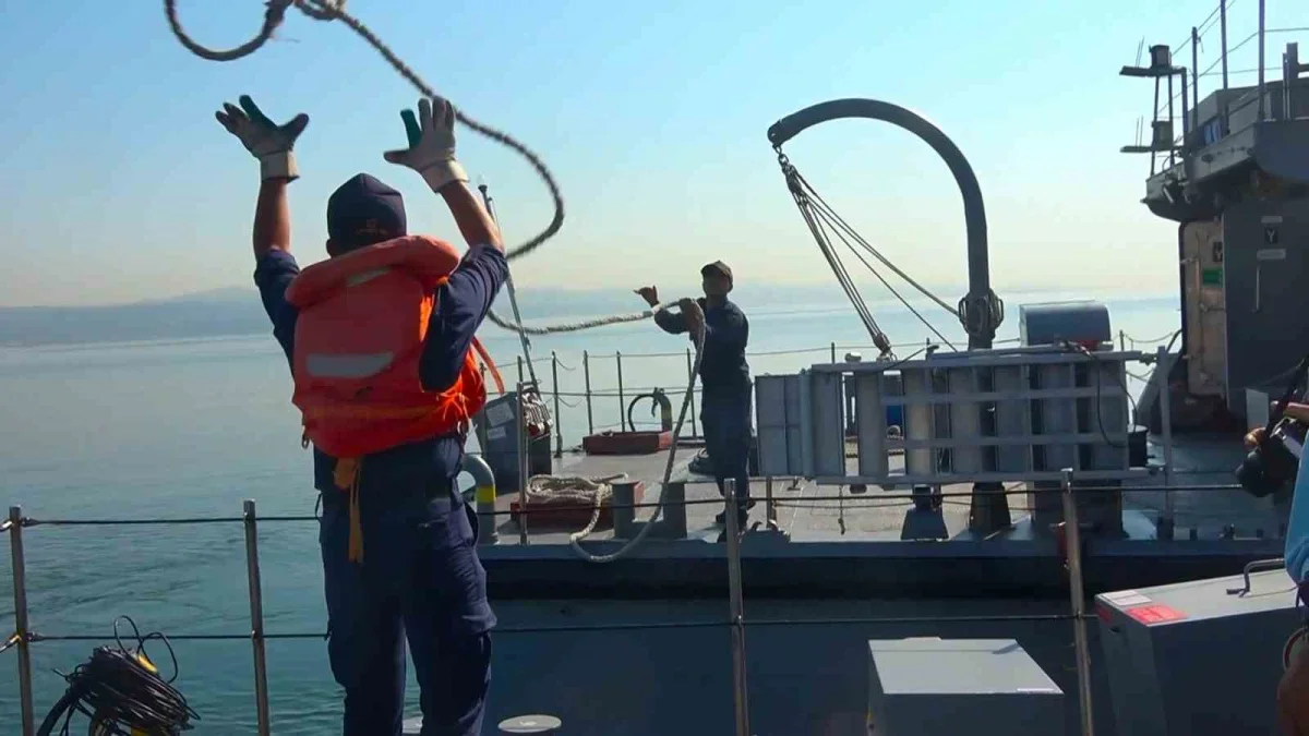Deniz astsubay adayları Mavi Vatan için zorlu eğitim alıyor