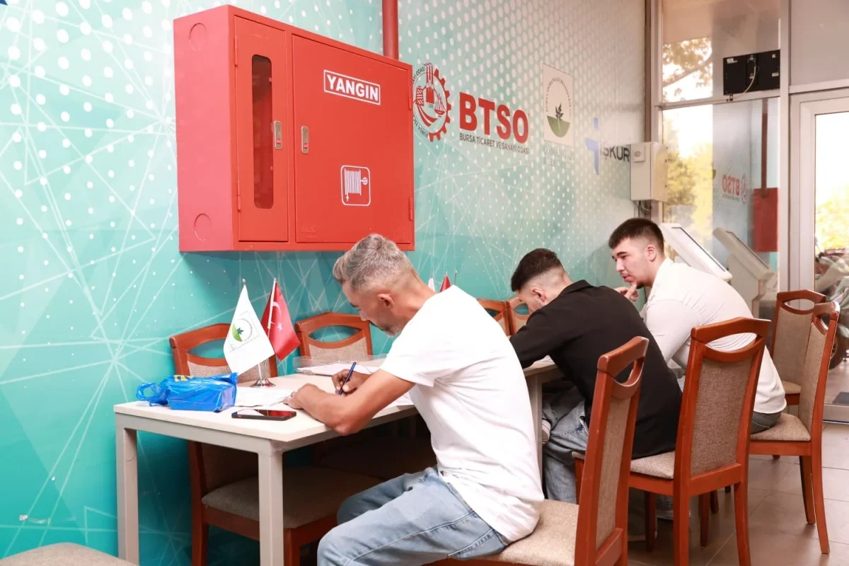Osmangazi Belediyesi istihdam buluşmalarında 50 kişi işe alındı