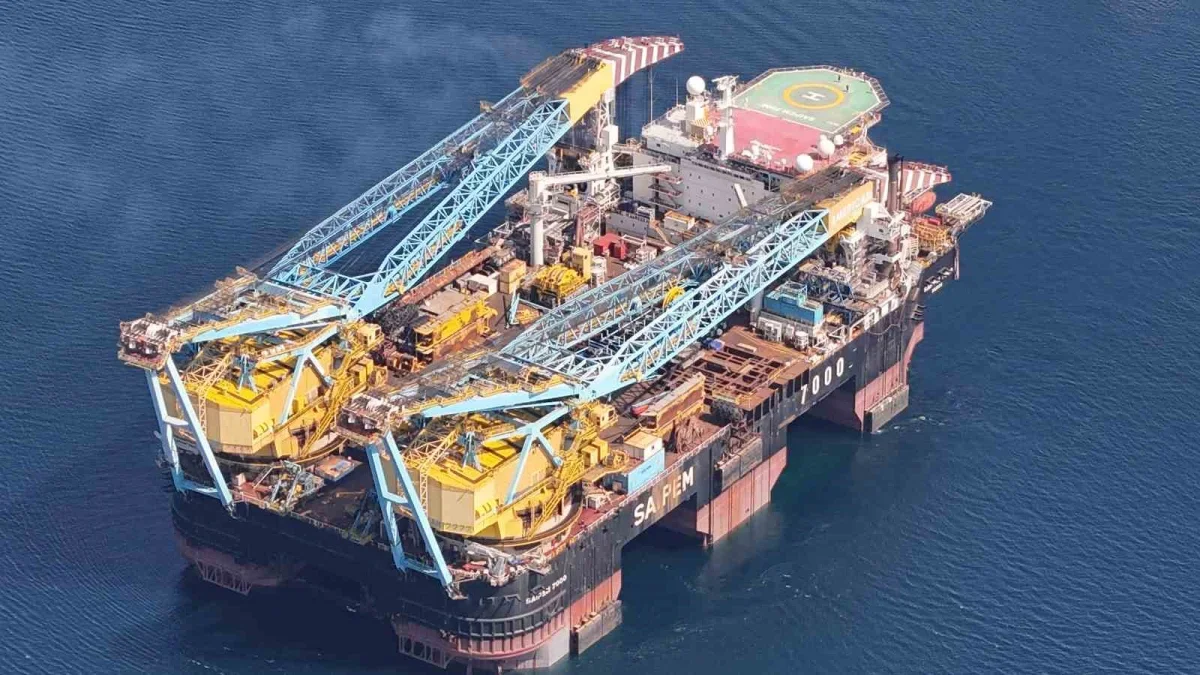 Saipem 7000 1915 Çanakkale Köprüsü altından geçti