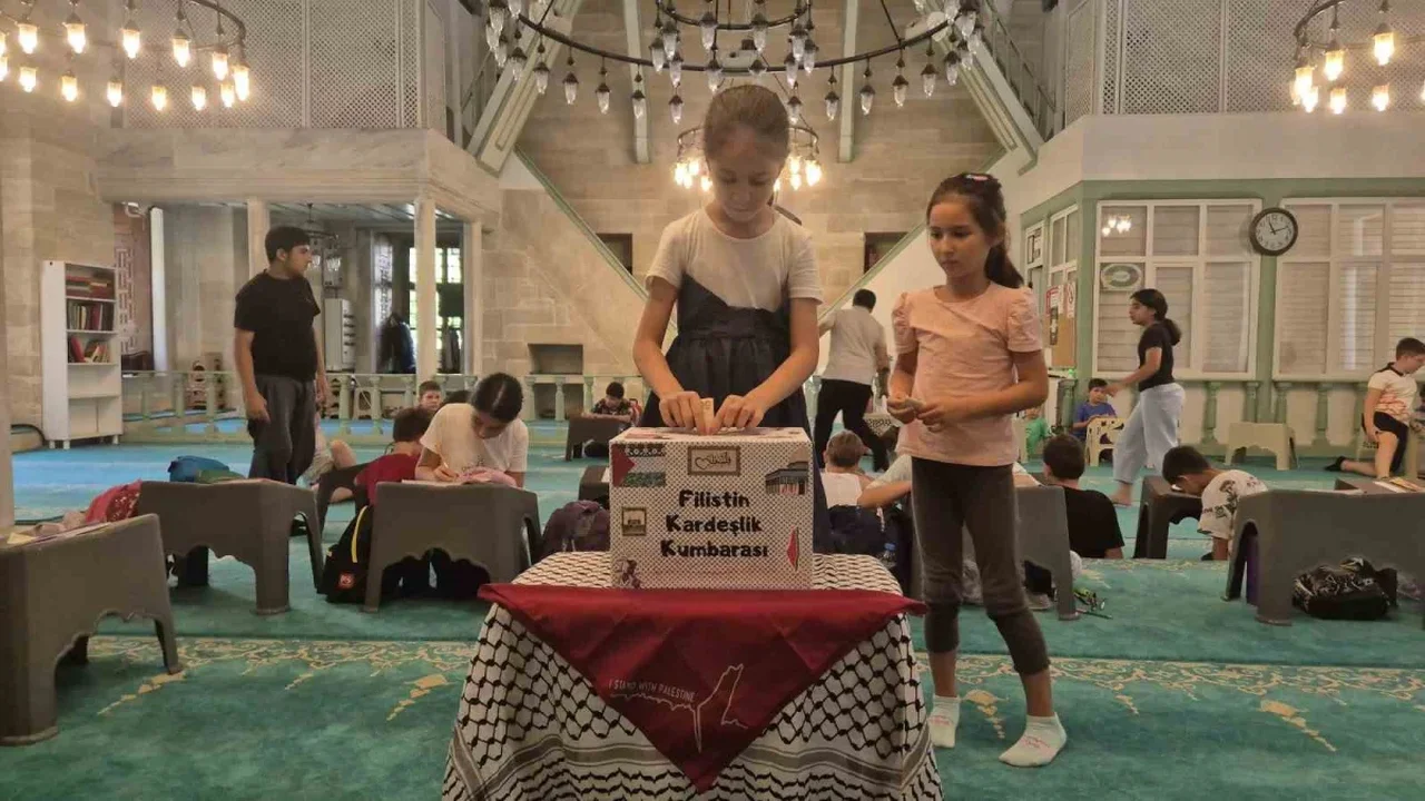Süleymanpaşa'da öğrenciler kumbaralarını Filistin için bağışladı