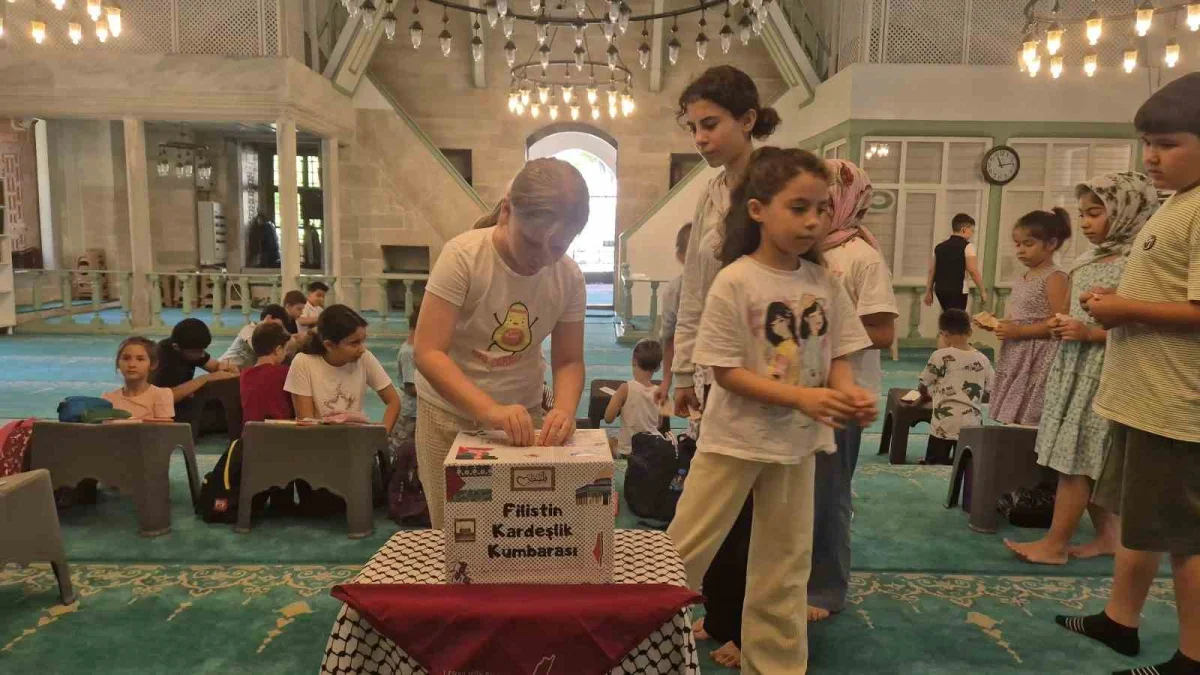 Süleymanpaşa'da öğrenciler kumbaralarını Filistin için bağışladı