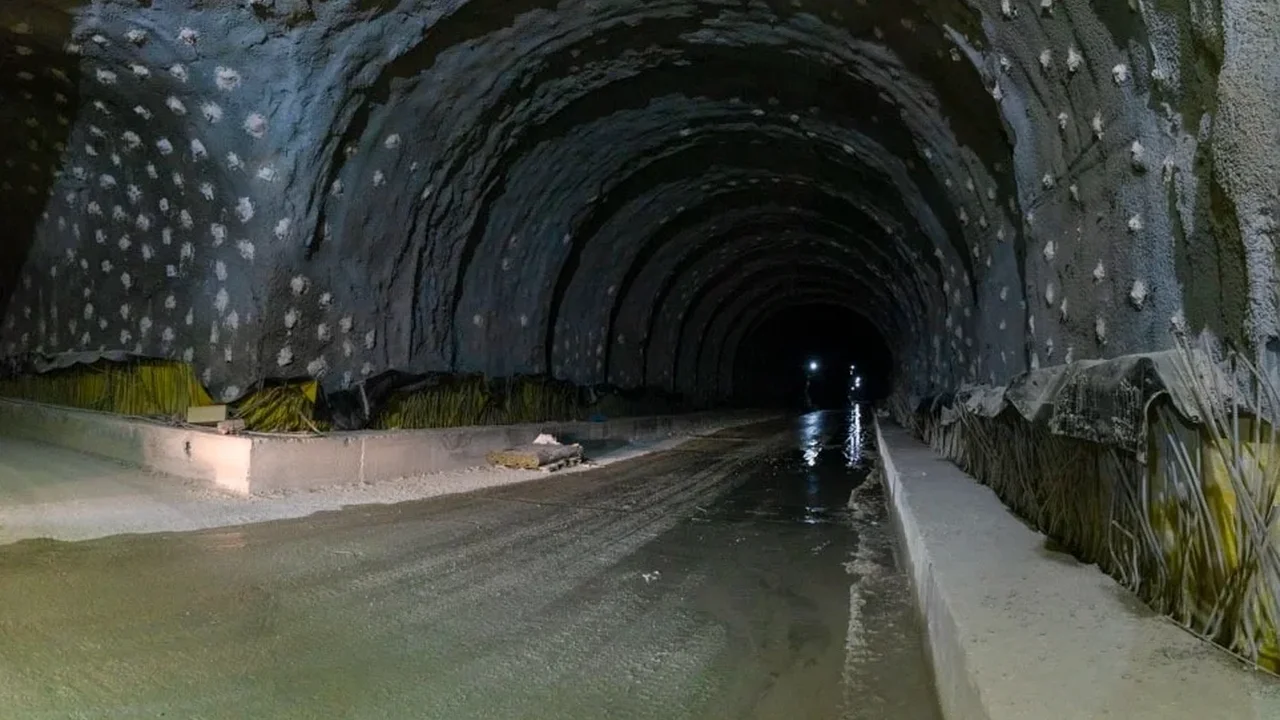 Buca Onat Tüneli İzmir'de 45 Dakikalık Yolu 10 Dakikaya İndiriyor