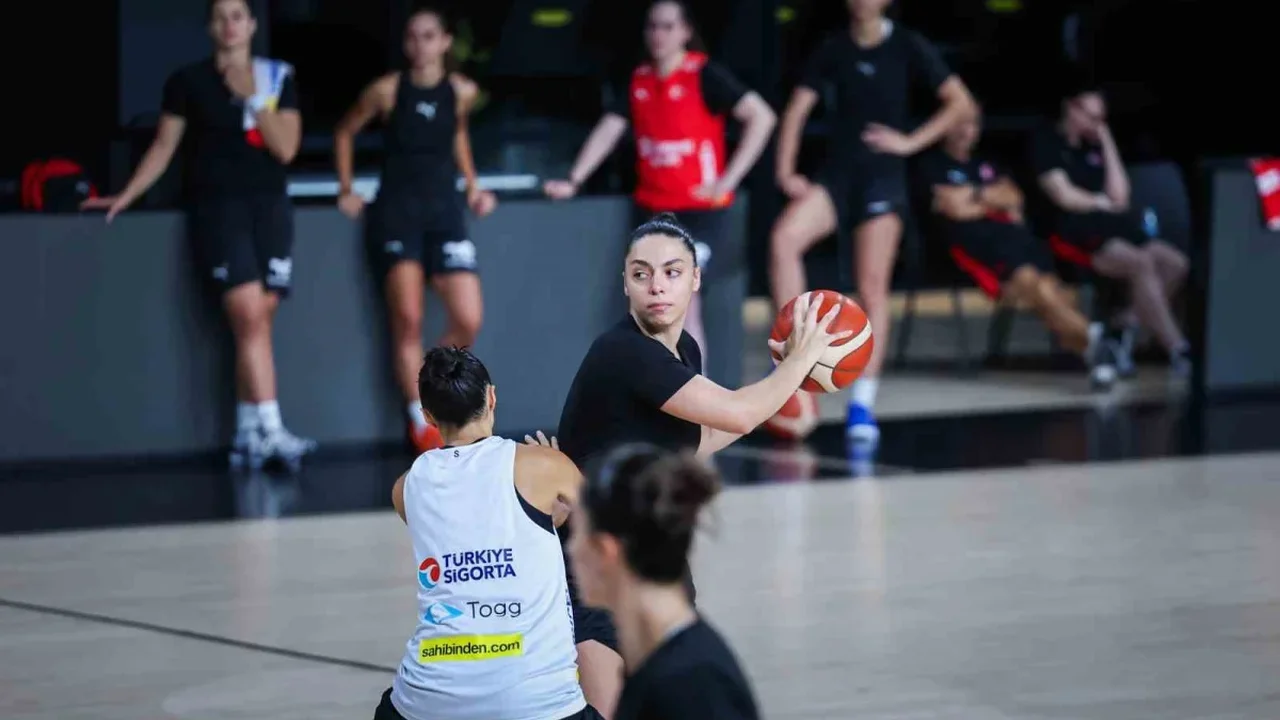 A Milli Kadın Basketbol Takımı Berlin'de hazırlıklarını sürdürüyor