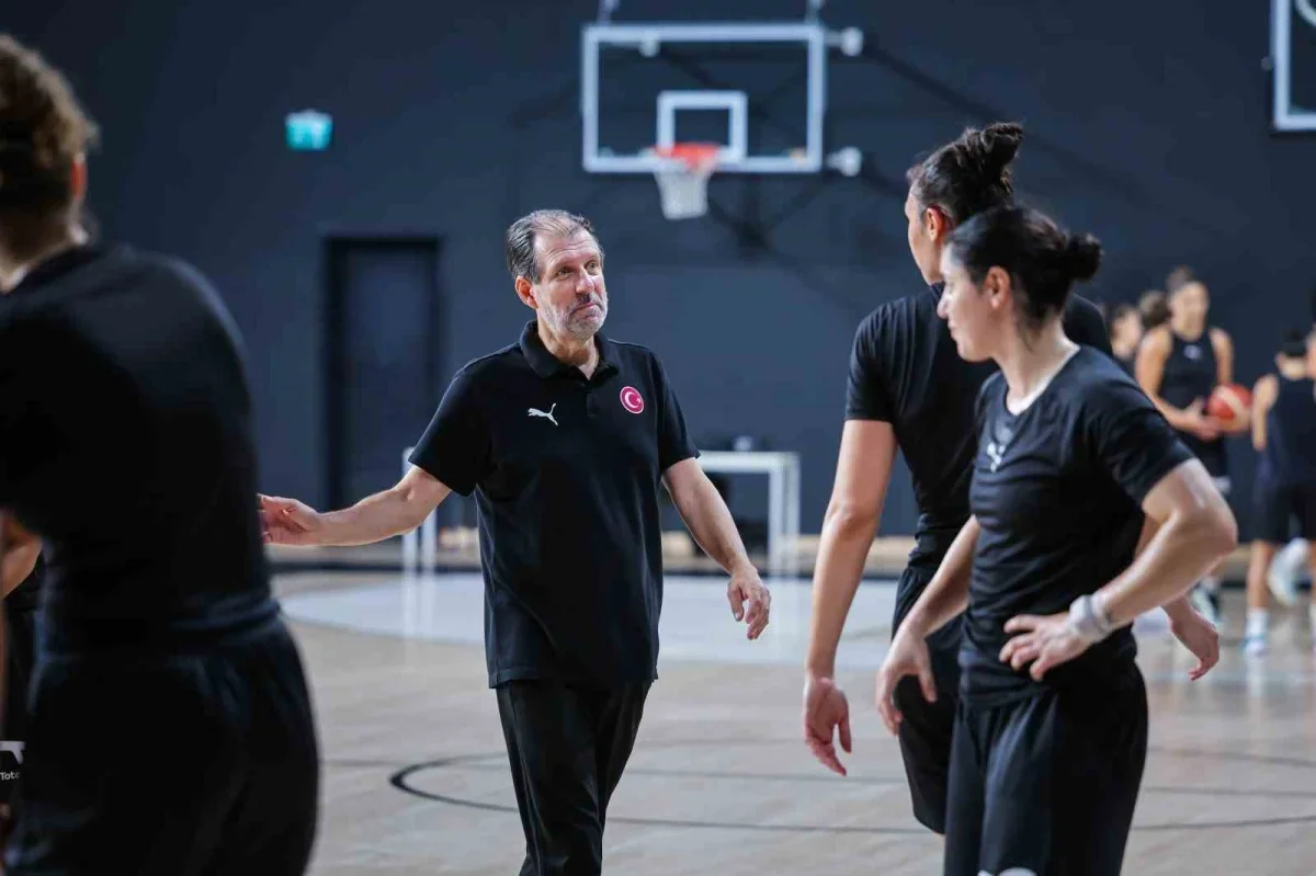 A Milli Kadın Basketbol Takımı Berlin'de hazırlıklarını sürdürüyor