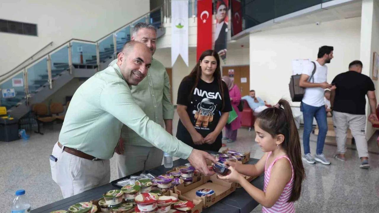 Osmangazi'de yüzme eğitimi alan çocuklar sertifika aldı
