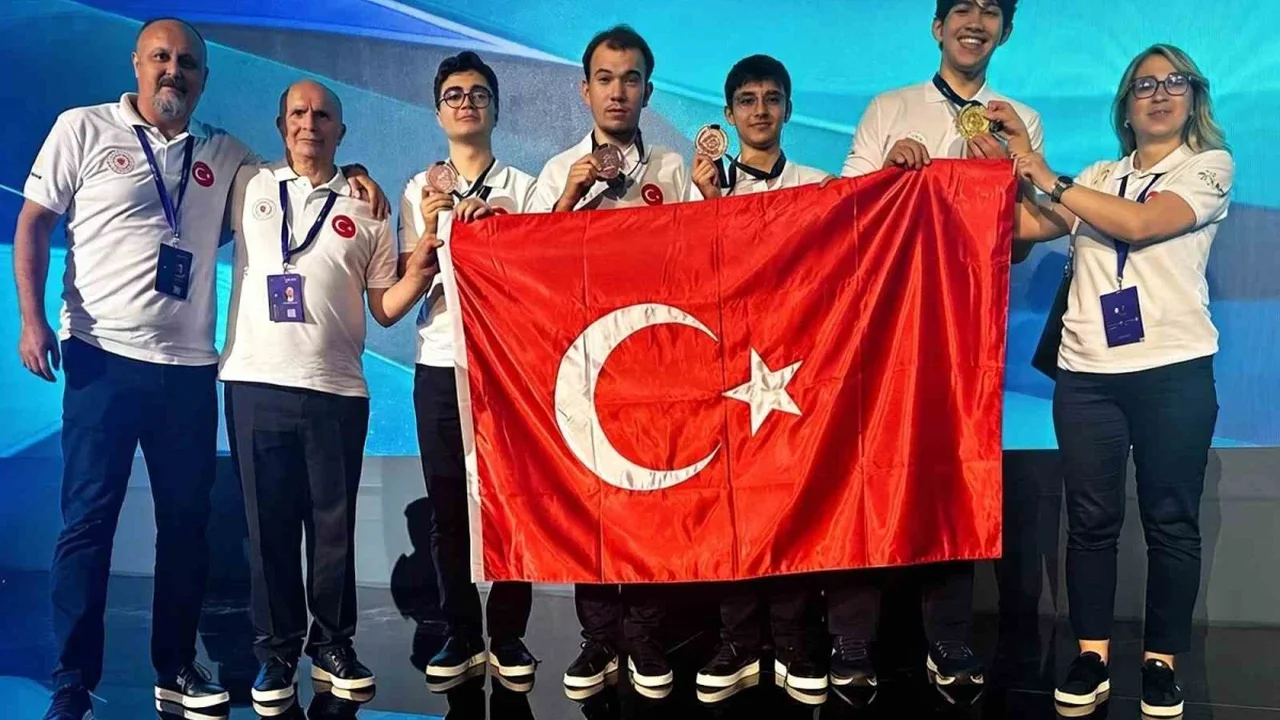 Türkiye, Nükleer Bilim Olimpiyatı'nda 1 altın 3 bronz aldı