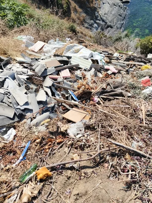 Kapıdağ Yarımadası'nda çöp manzaraları tepki çekiyor