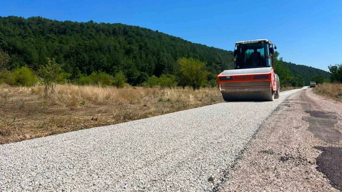 Keles'te 13 kilometrelik yol yenileme ve genişletme başladı