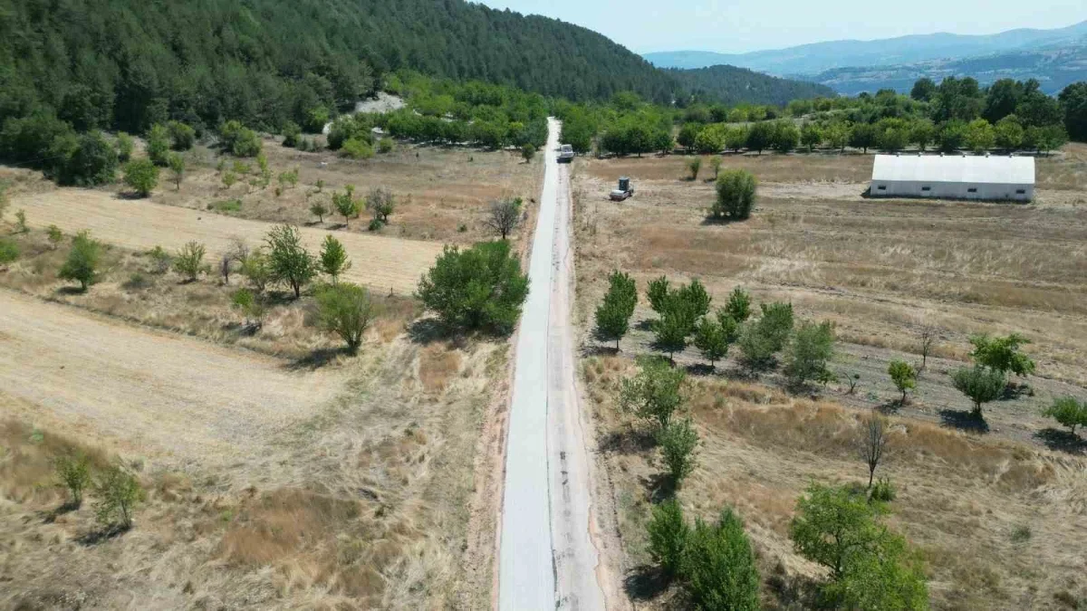 Keles'te 13 kilometrelik yol yenileme ve genişletme başladı