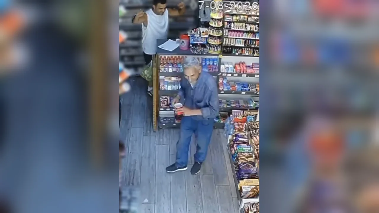 Markette dans eden müşteri ve esnafın görüntüleri güldürdü