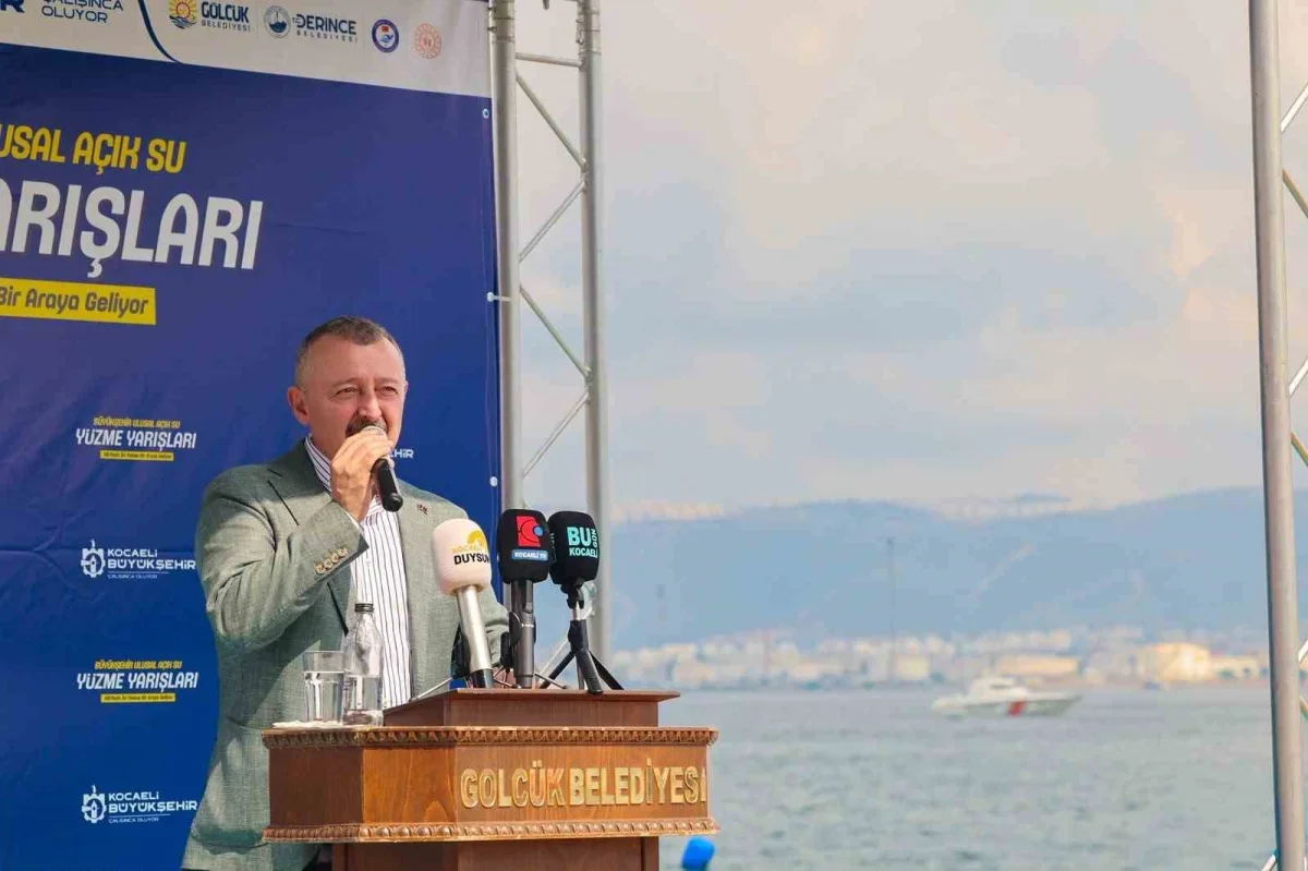 İzmit Körfezi'nde 471 yüzücü 2 bin 622 metreyi geçti