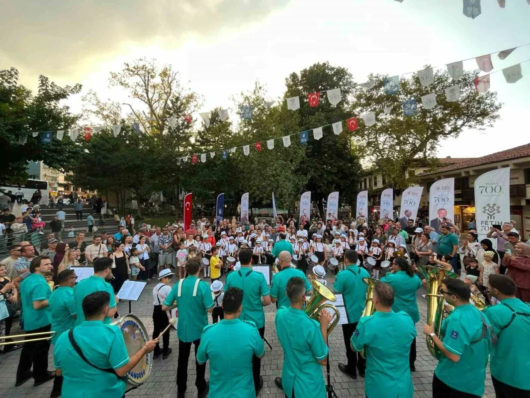 Bursa'da fetih coşkusu mehter konserleriyle sürüyor
