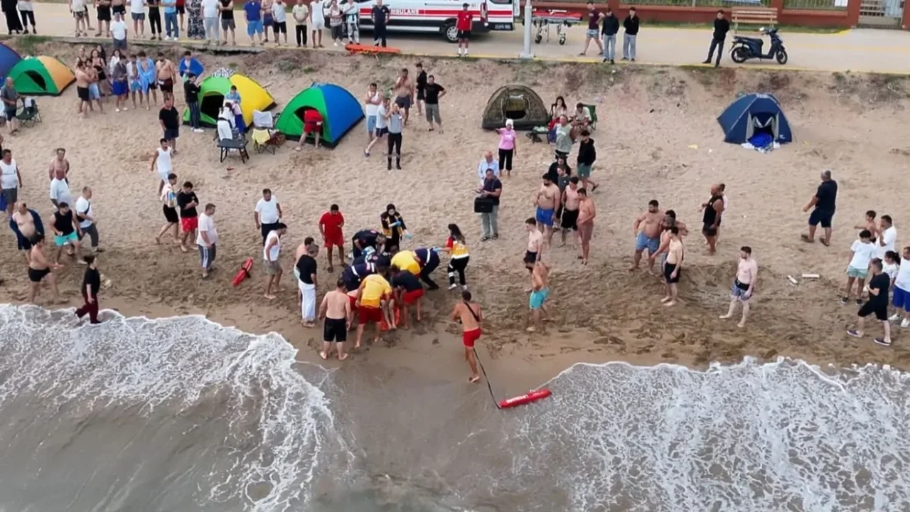 Kandıra'da 2 kişi boğuldu, 1 kayıp için arama sürüyor