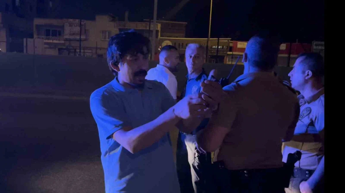 Bursa'da alkollü şahsın yere bırakma anı kamerada