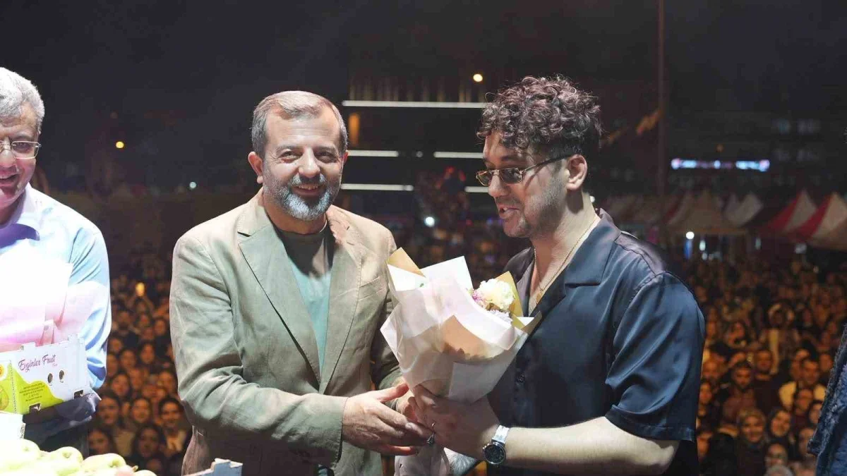 Gürsu'da 28. Armut Festivali konserlerle coşkuyla sona erdi
