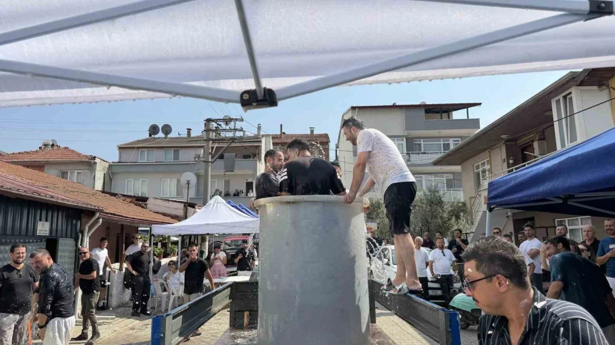 İznik'te damat su tankına atıldı, renkli anlar kamerada