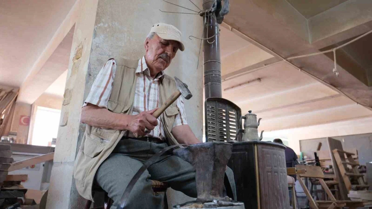 İnegöl'de 145 yıllık fıçıcılık geleneği beşinci kuşağa ulaştı