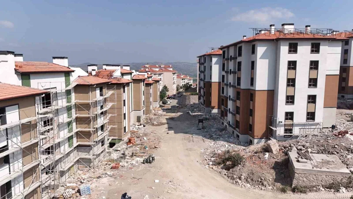 Sındırgı depreminin üzerinden 1 yıl geçti, 1.181 yapı tamamlanıyor