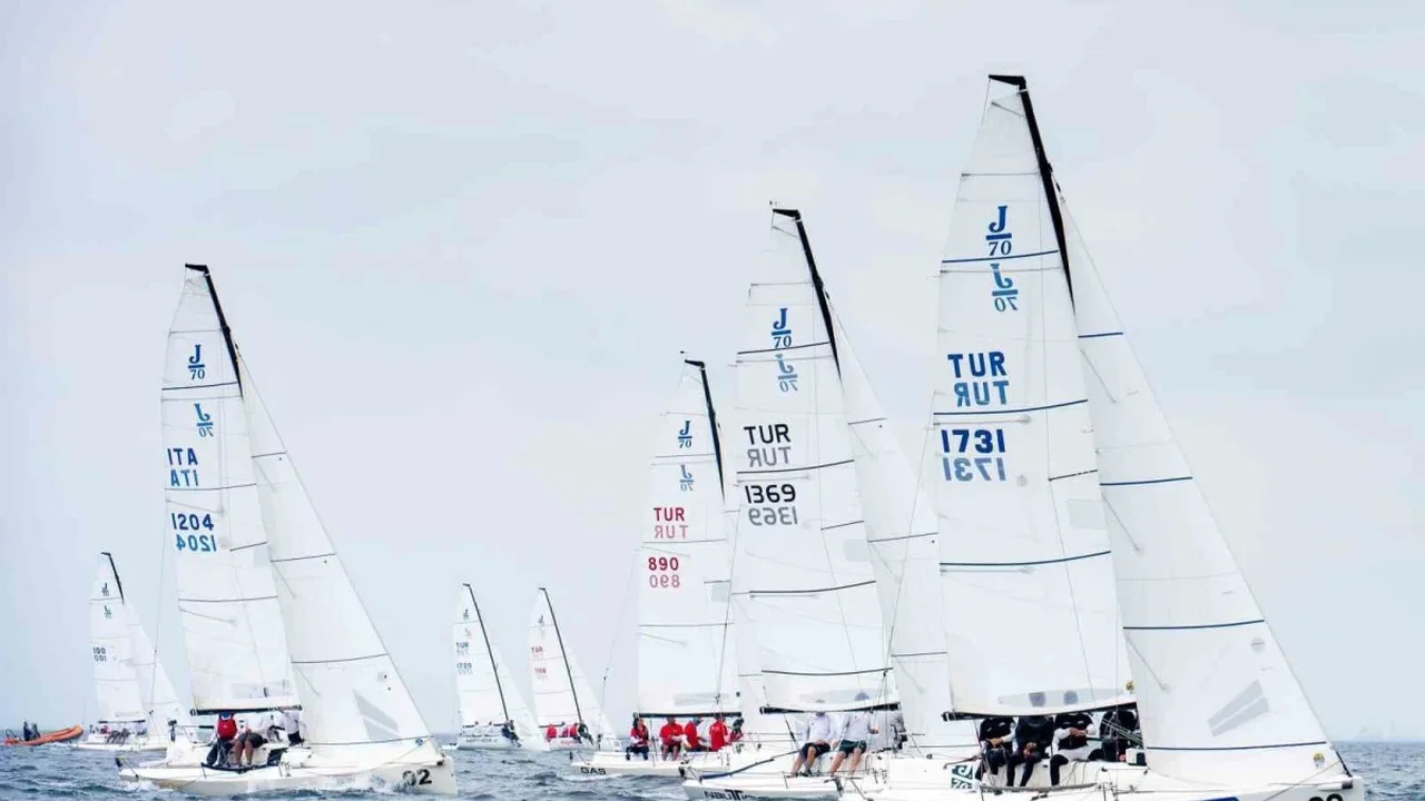 TAYK-Eker Olympos Regatta'da J70 etabı tamamlandı