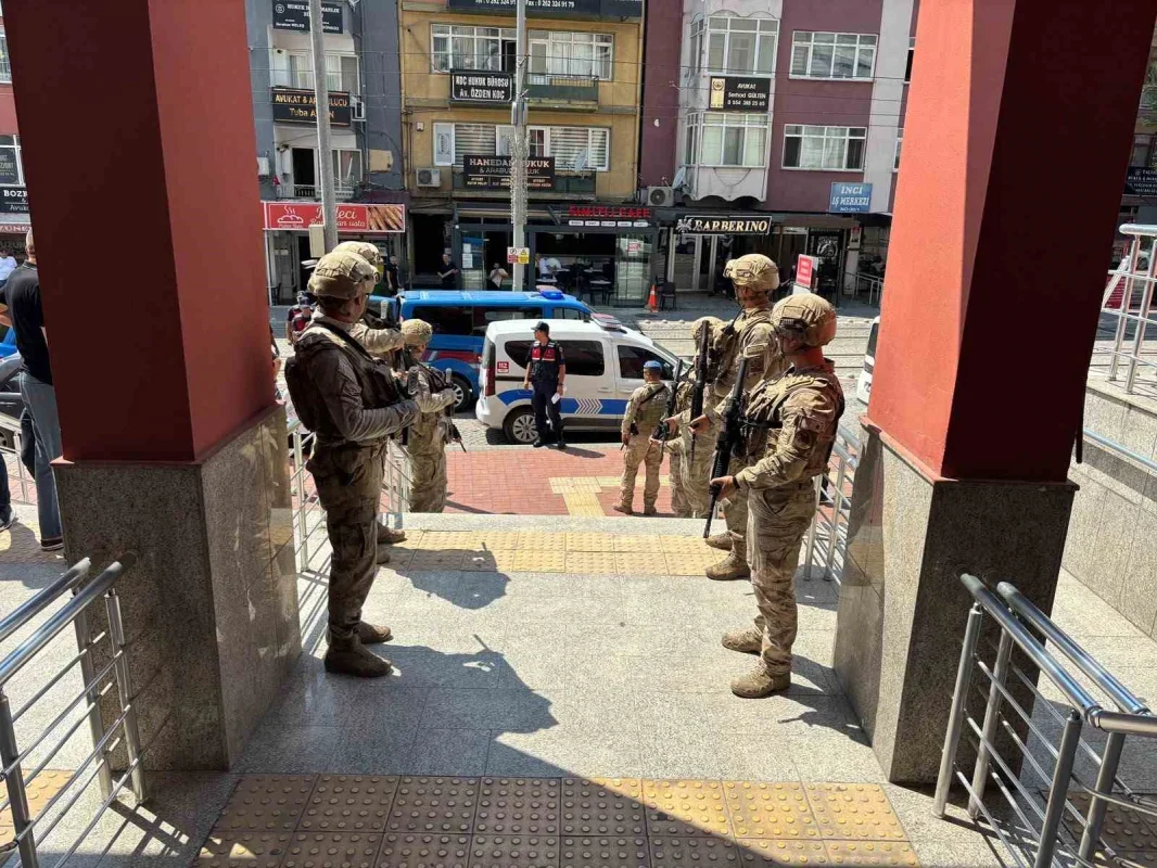Yunanistan'a kaçarken yakalanan Recep Y. adliyeye sevk edildi
