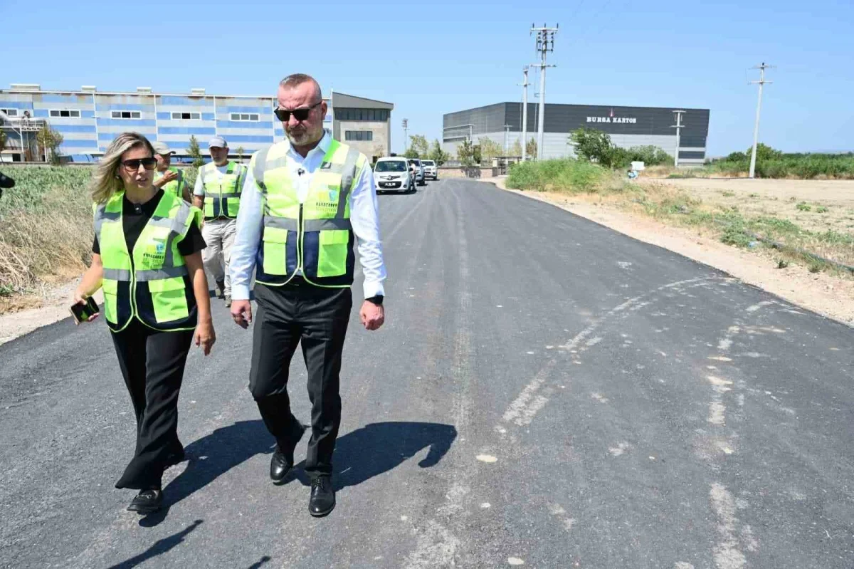 Karacabey'de asfalt çalışmaları Mecidiye ve sanayi bölgesinde sürdü