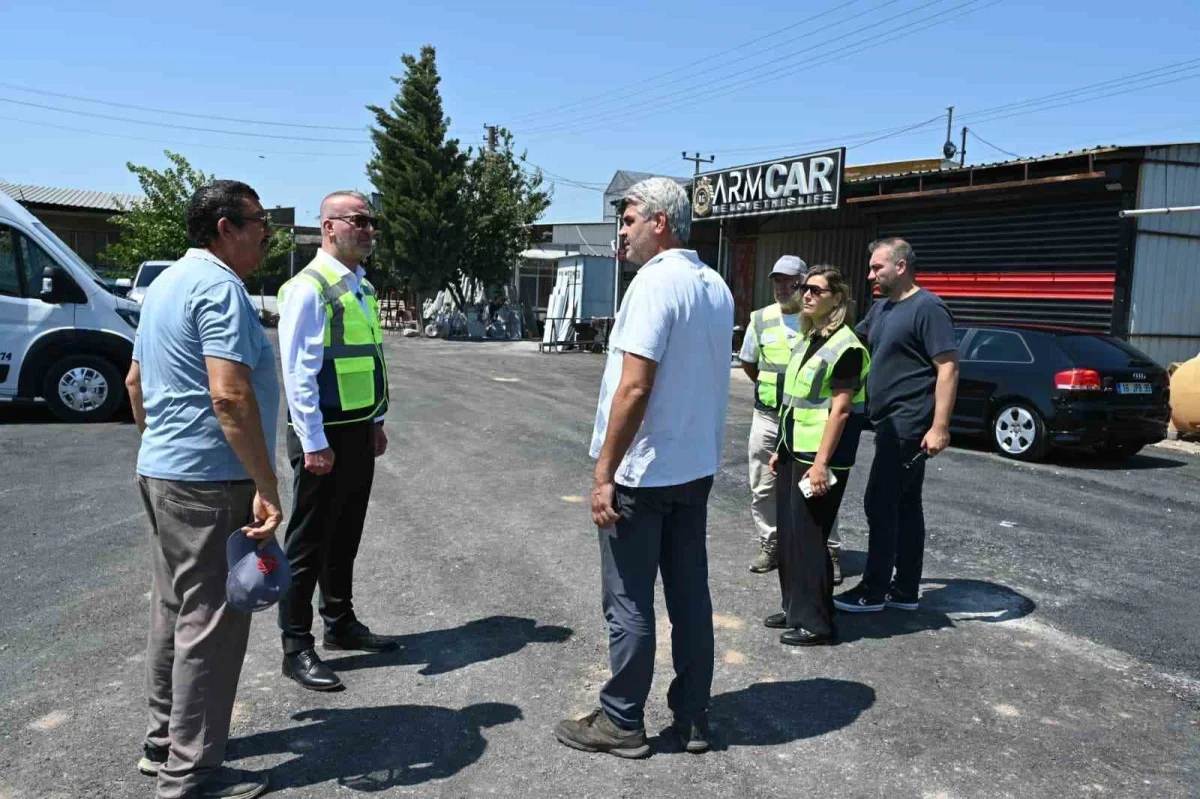 Karacabey'de asfalt çalışmaları Mecidiye ve sanayi bölgesinde sürdü
