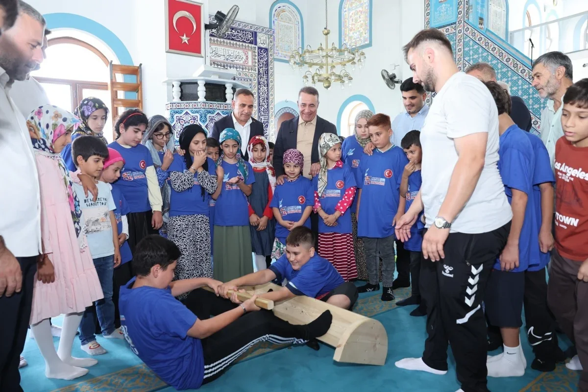 Sultangazi'de yaz Kur'an kursu öğrencilerine spor etkinliği