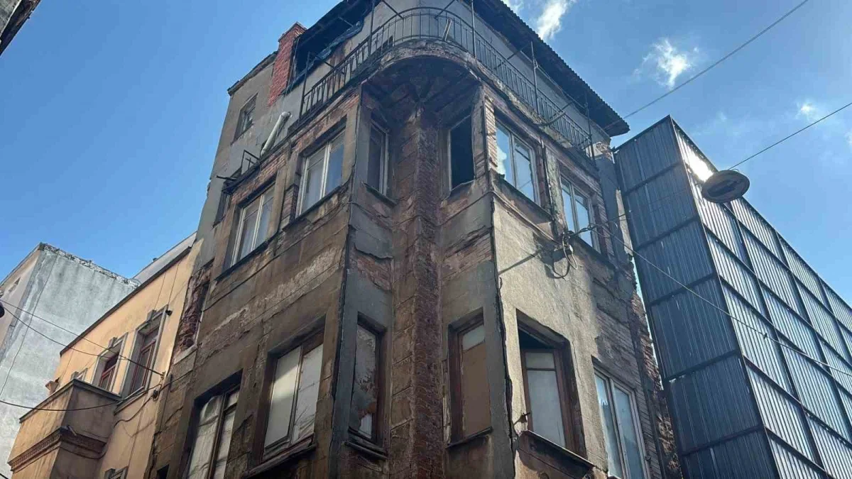 Beyoğlu'nda kötü koku ihbarı cinayeti ortaya çıkardı